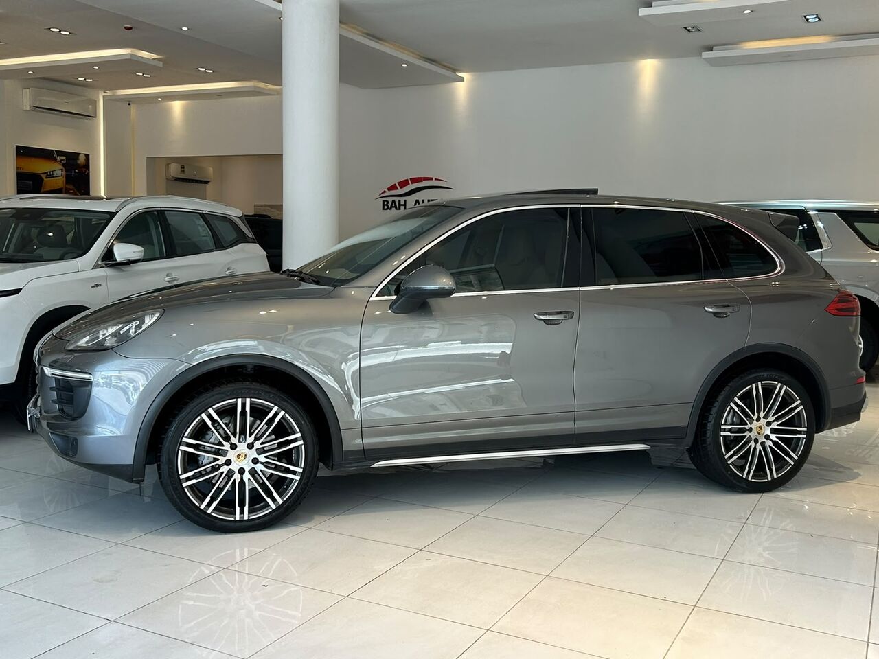 East Riffa, Vehicles, Cars & Trucks , BHD 8200,  Porsche Cayenne S,  2016,  Automatic,  152000 KM,   MODEL  FOR SALE