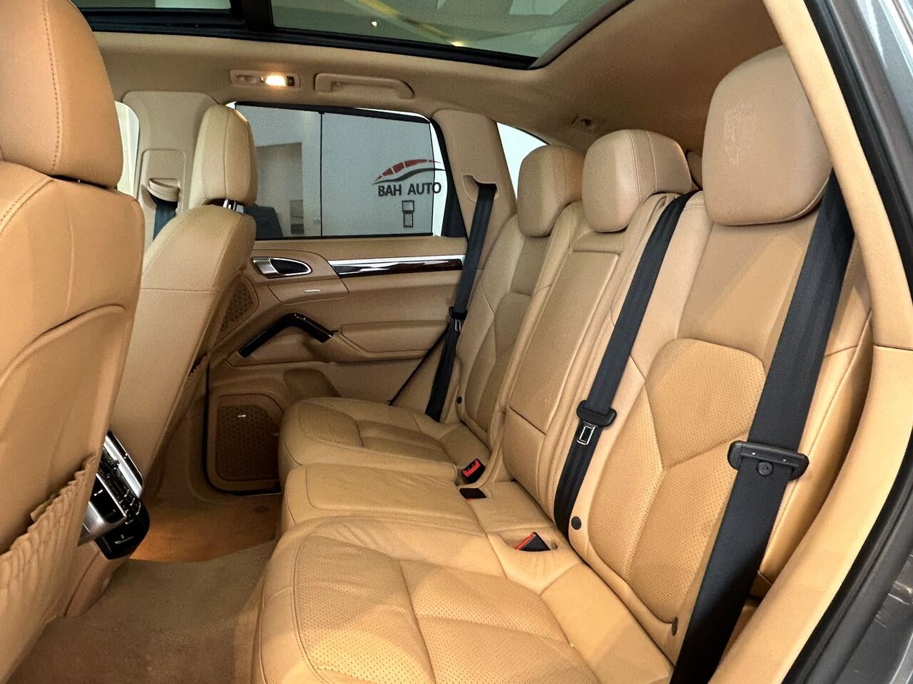 East Riffa, Vehicles, Cars & Trucks , BHD 8200,  Porsche Cayenne S,  2016,  Automatic,  152000 KM,   MODEL  FOR SALE