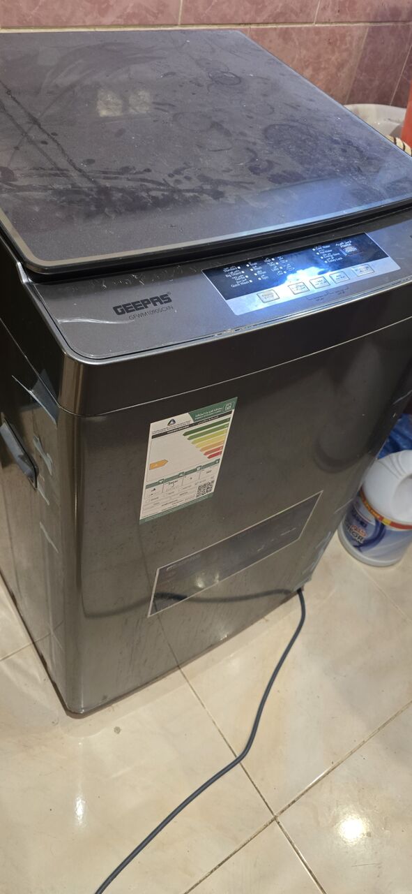 Riyadh, Appliances, SAR 600,  Washing Machine And TV Geepas For Sale
