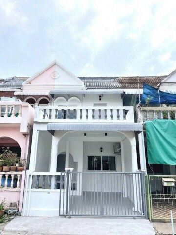 Bangkok, Villas, THB 29999,  24 Sq. Feet,  On Nut-Sukhumvit Townhome For Rent, 2 Floors, 3 Bedrooms, 2 Bathrooms, Near BTS