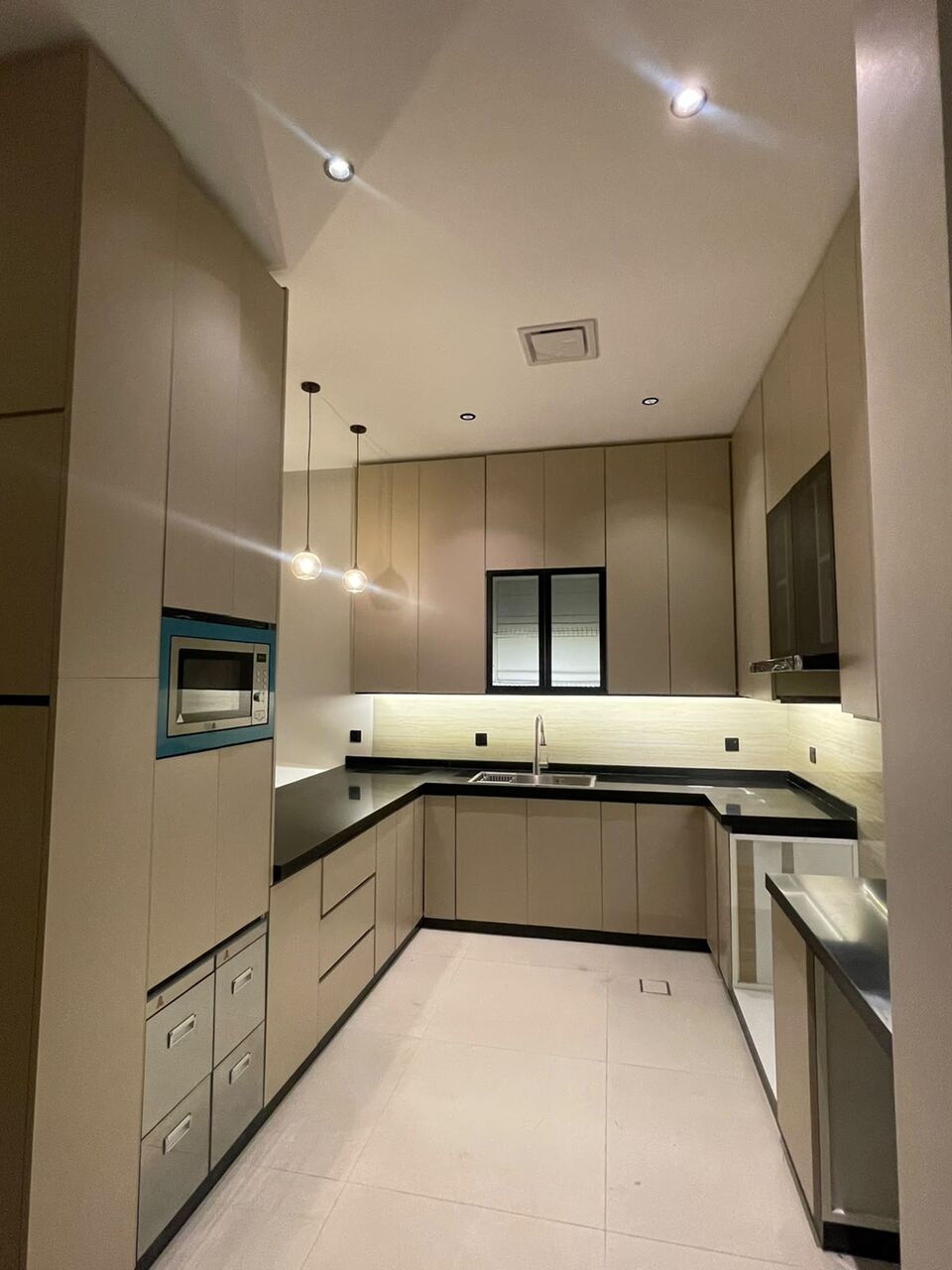 Riyadh, Apartments, Flats, Houses & Villas, SAR 65000/year,  3 BR,  186 Sq. Meter,  3BHK Floor In A Townhouse