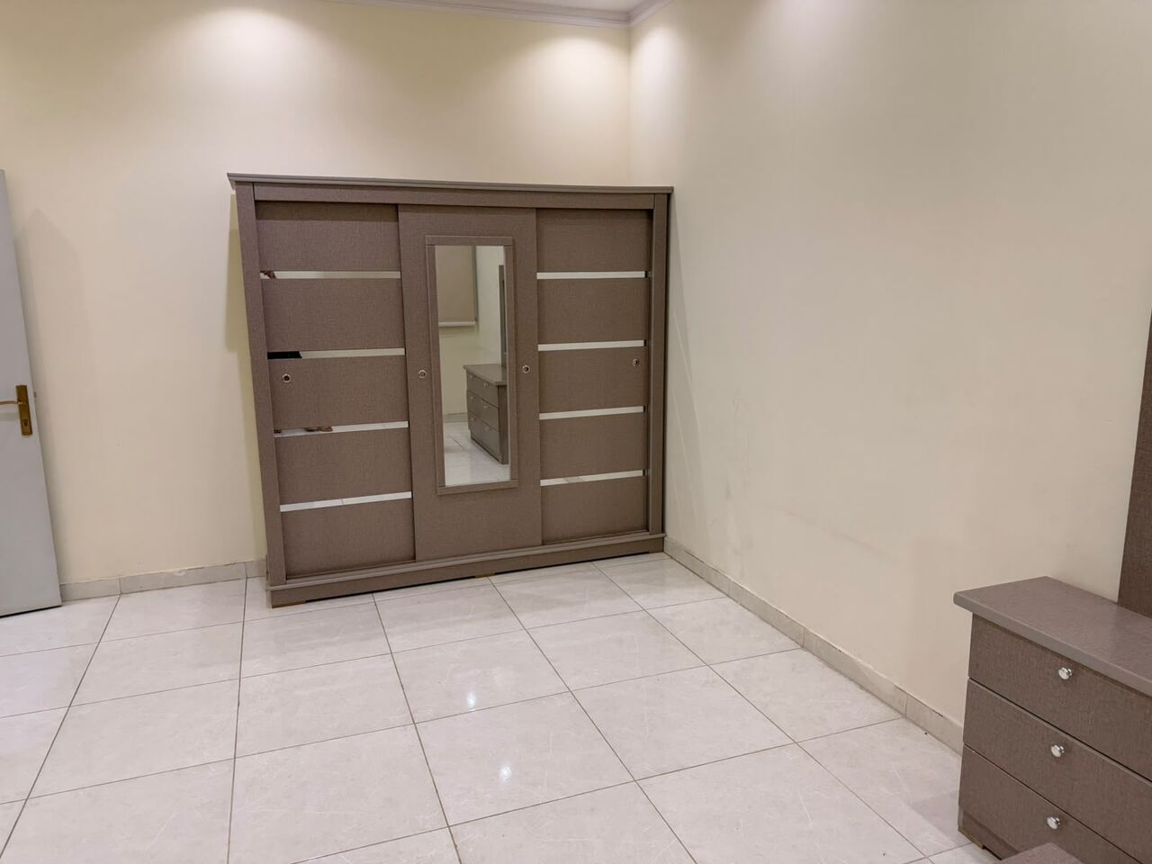 Riyadh, Rooms for Rent, SAR 1500/month,  Big Room With Attached Washroom