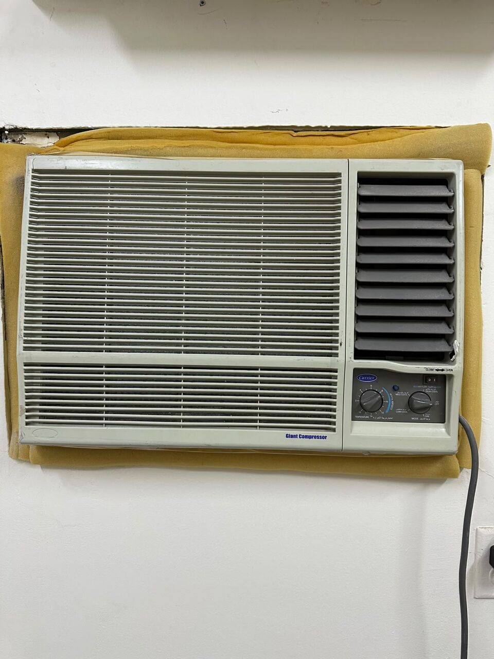 Al Khobar Al Shamalia, Air Conditioners, SAR 600,  Carrier AC, Giant Compressor For Sale