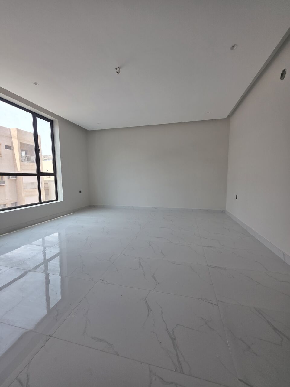 Manama, Apartments, Flats, Houses & Villas, BHD 330/month,  3 BR,  @3BATHROOM Hall Kitchen Without Electricity Brand New Building Car Parking