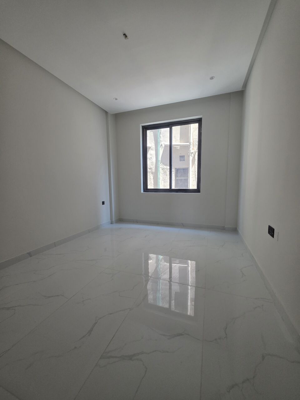 Manama, Apartments, Flats, Houses & Villas, BHD 330/month,  3 BR,  @3BATHROOM Hall Kitchen Without Electricity Brand New Building Car Parking