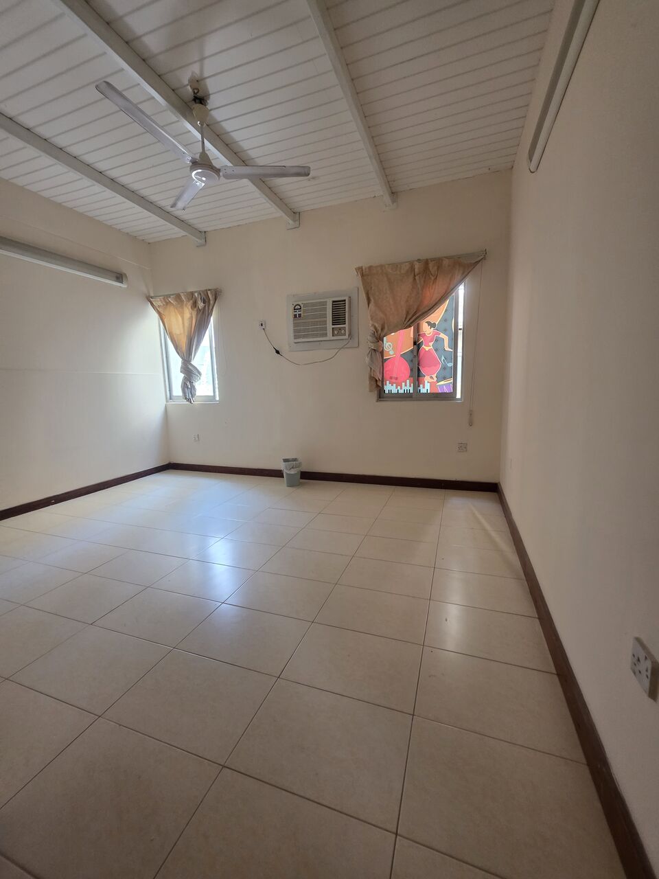 Manama, Apartments, Flats, Houses & Villas, BHD 250/month,  3 BR,  #2BATHROOM Hall Kitchen Without Electricity  Car Parking Balcony