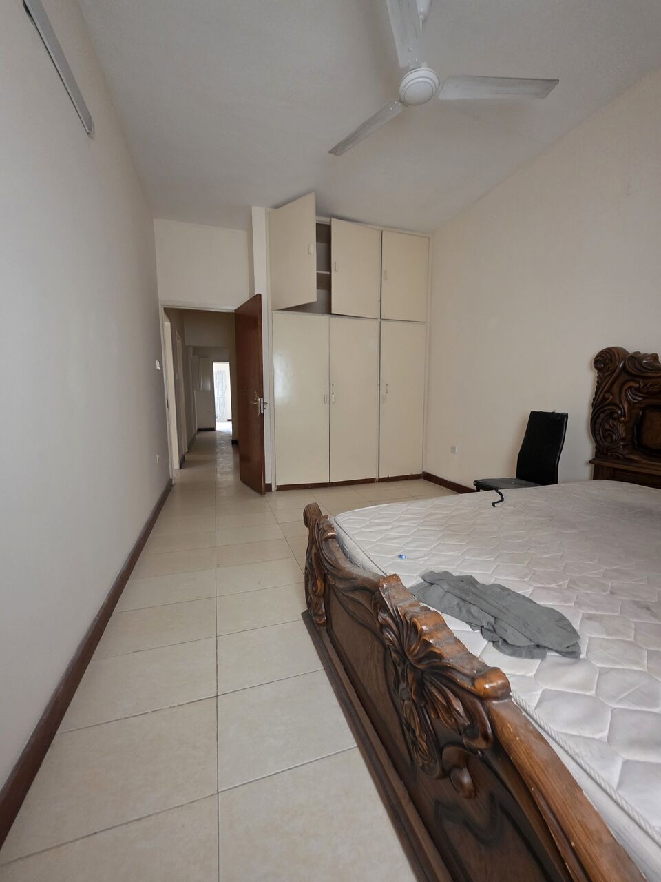 Manama, Apartments, Flats, Houses & Villas, BHD 250/month,  3 BR,  #2BATHROOM Hall Kitchen Without Electricity  Car Parking Balcony