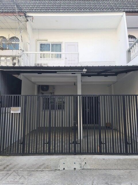 Bangkok, Villas, THB 45000,  23 Sq. Feet,  Townhouse For Rent, 2 Floors + Rooftop, 140 Sq M., Sukhumvit 81, Near BTS On Nut 400