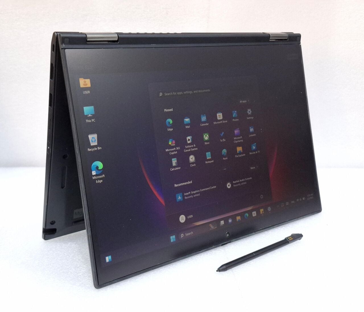 Riffa, Computers, BHD 119,  LENOVO X1 Yoga Core I5 8th Generation Touch Laptop + Tablet With PEN 14" FHD LED 16GB RAM