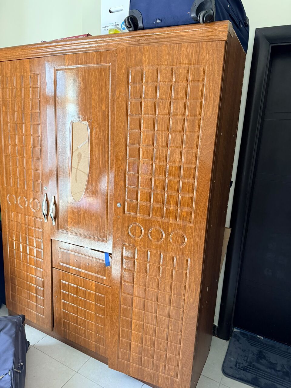 Juffair, Furniture, BHD 15,  3 Door Wardrobe / Cupboard