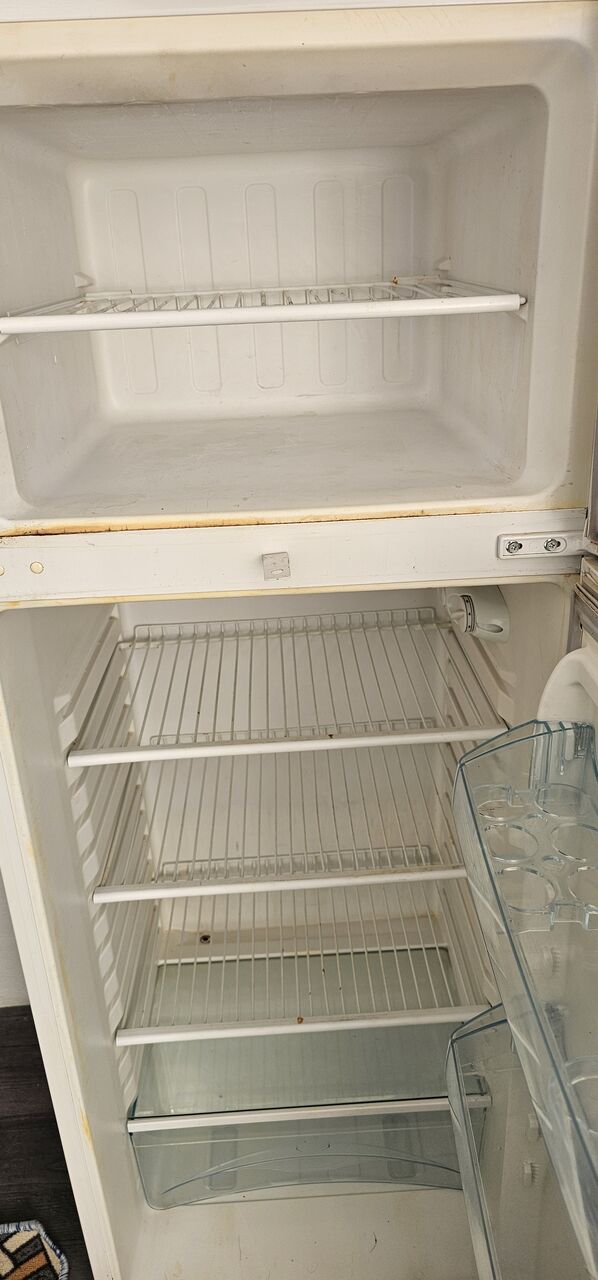 Riyadh, Appliances, SAR 400,  Refrigerator For Sale SAR 400 Fridge