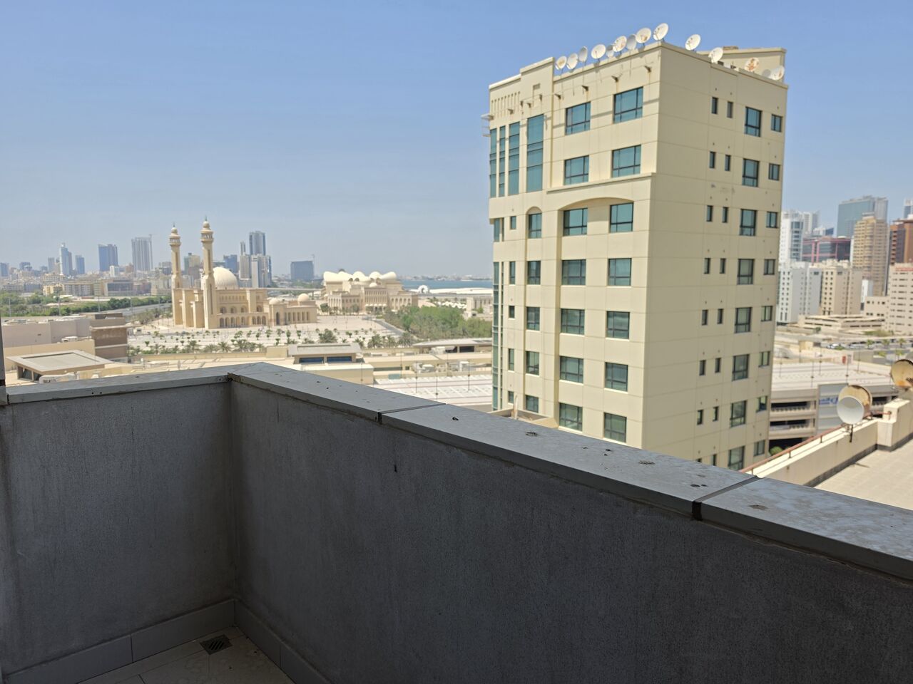 Juffair, Apartments, Flats, Houses & Villas, BHD 280/month,  Furnished,  1 BR,  85 Sq. Meter,  Modern Flat With Balcony Offer Price Near Oasis Mall Juffair
