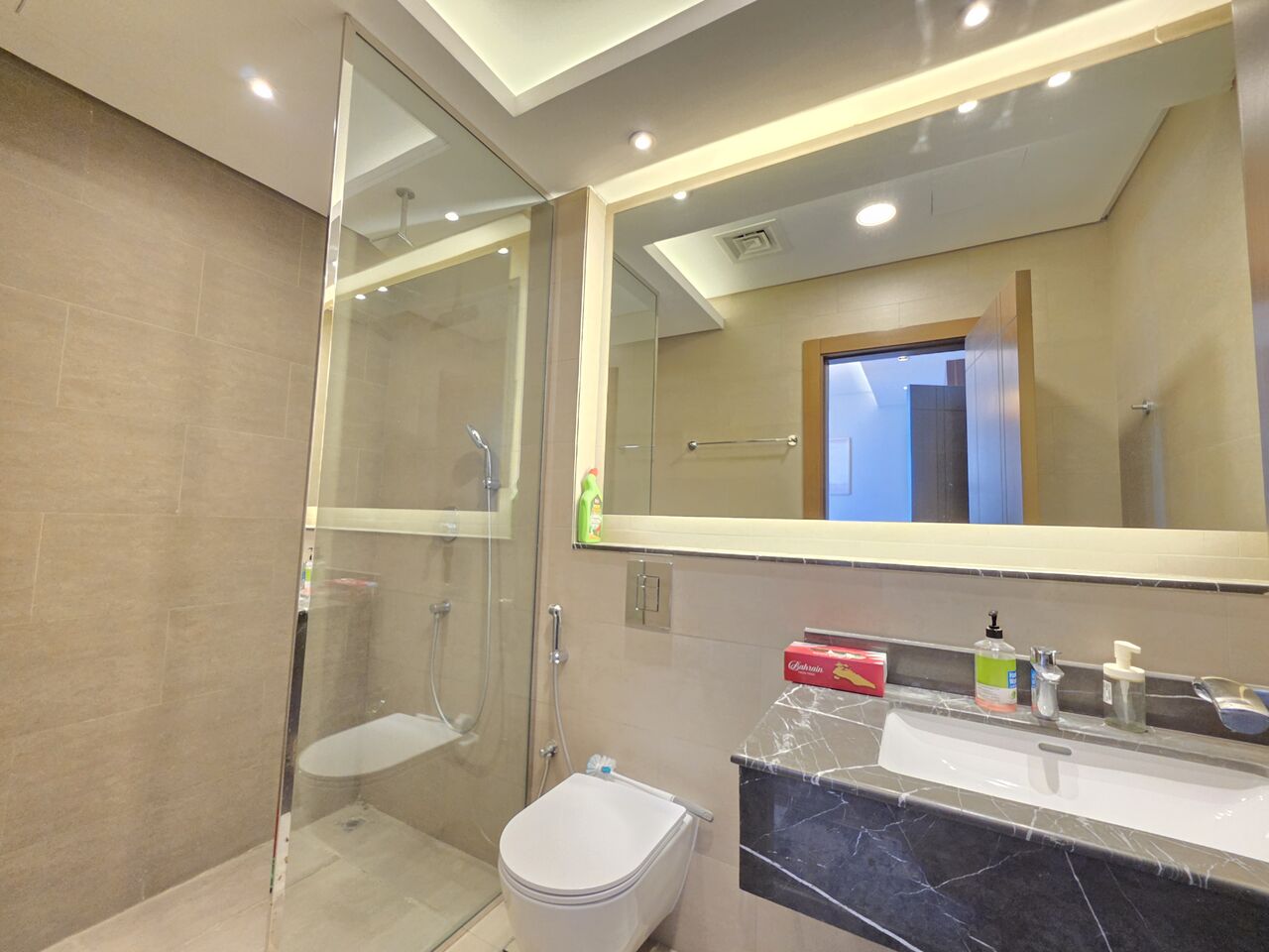Juffair, Apartments, Flats, Houses & Villas, BHD 280/month,  Furnished,  1 BR,  85 Sq. Meter,  Modern Flat With Balcony Offer Price Near Oasis Mall Juffair
