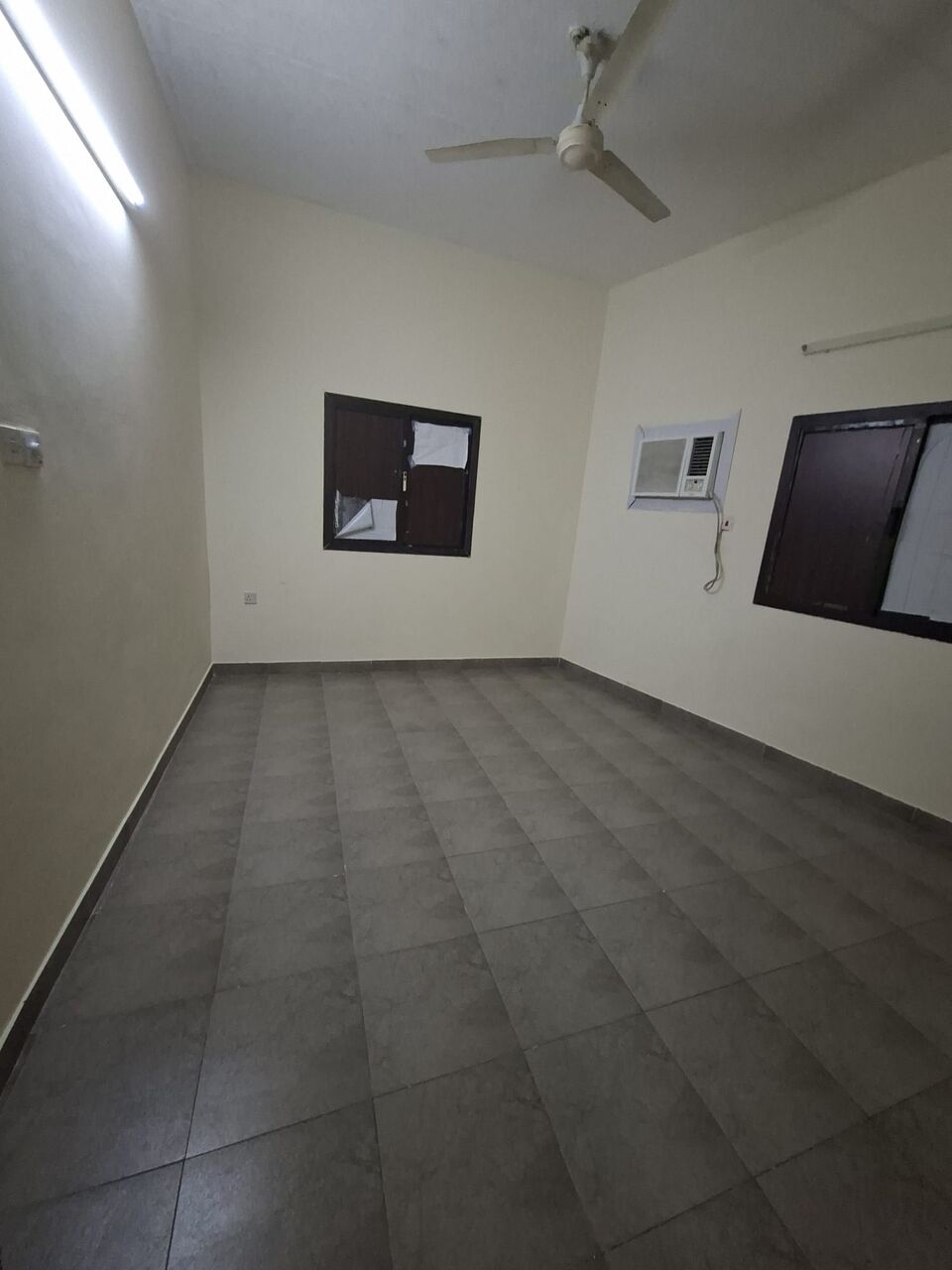 Hoora, Apartments, Flats, Houses & Villas, BHD 150/year,  1 BR,  Studio For Rent In Hoora Semi Furnished With Electricity