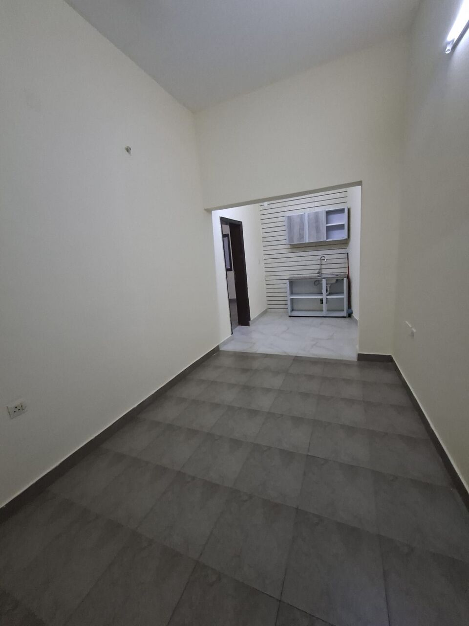 Hoora, Apartments, Flats, Houses & Villas, BHD 150/year,  1 BR,  Studio For Rent In Hoora Semi Furnished With Electricity