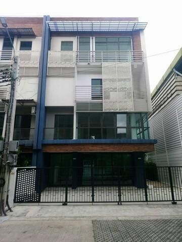 Bangkok, Villas, THB 60000,  468 Sq. Feet,  4-story Home Office For Rent, District Ekkamai-Ramintra Project, Soi Ramintra 40, Corner