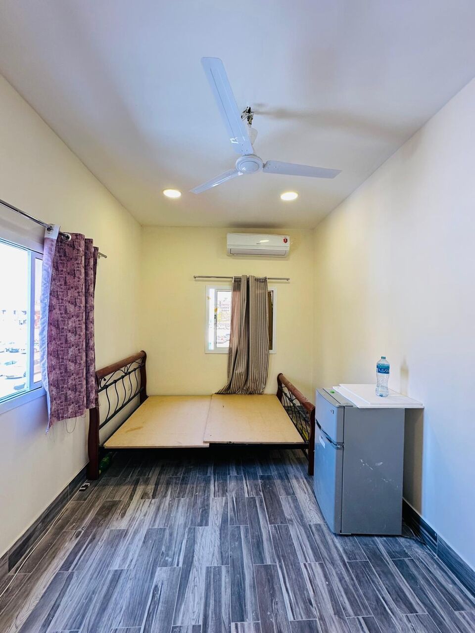 Manama, Apartments, Flats, Houses & Villas, BHD 140/year,  1 BR,  Studio For Rent In Qudaibya Furnished With Electricity