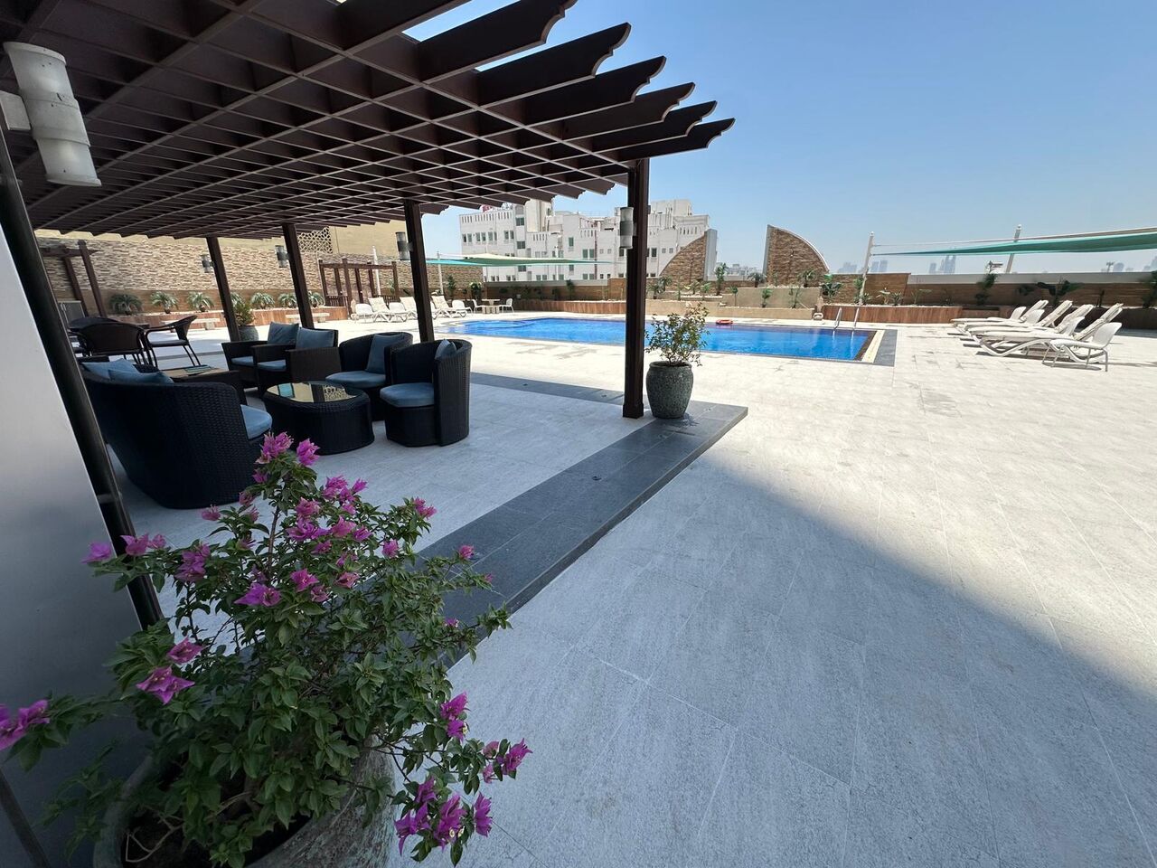 Mahooz, Apartments, Flats, Houses & Villas, BHD 380/month,  Furnished,  1 BR,  Flat Available