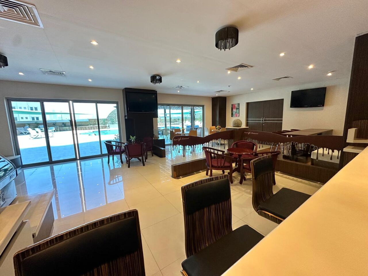 Mahooz, Apartments, Flats, Houses & Villas, BHD 380/month,  Furnished,  1 BR,  Flat Available