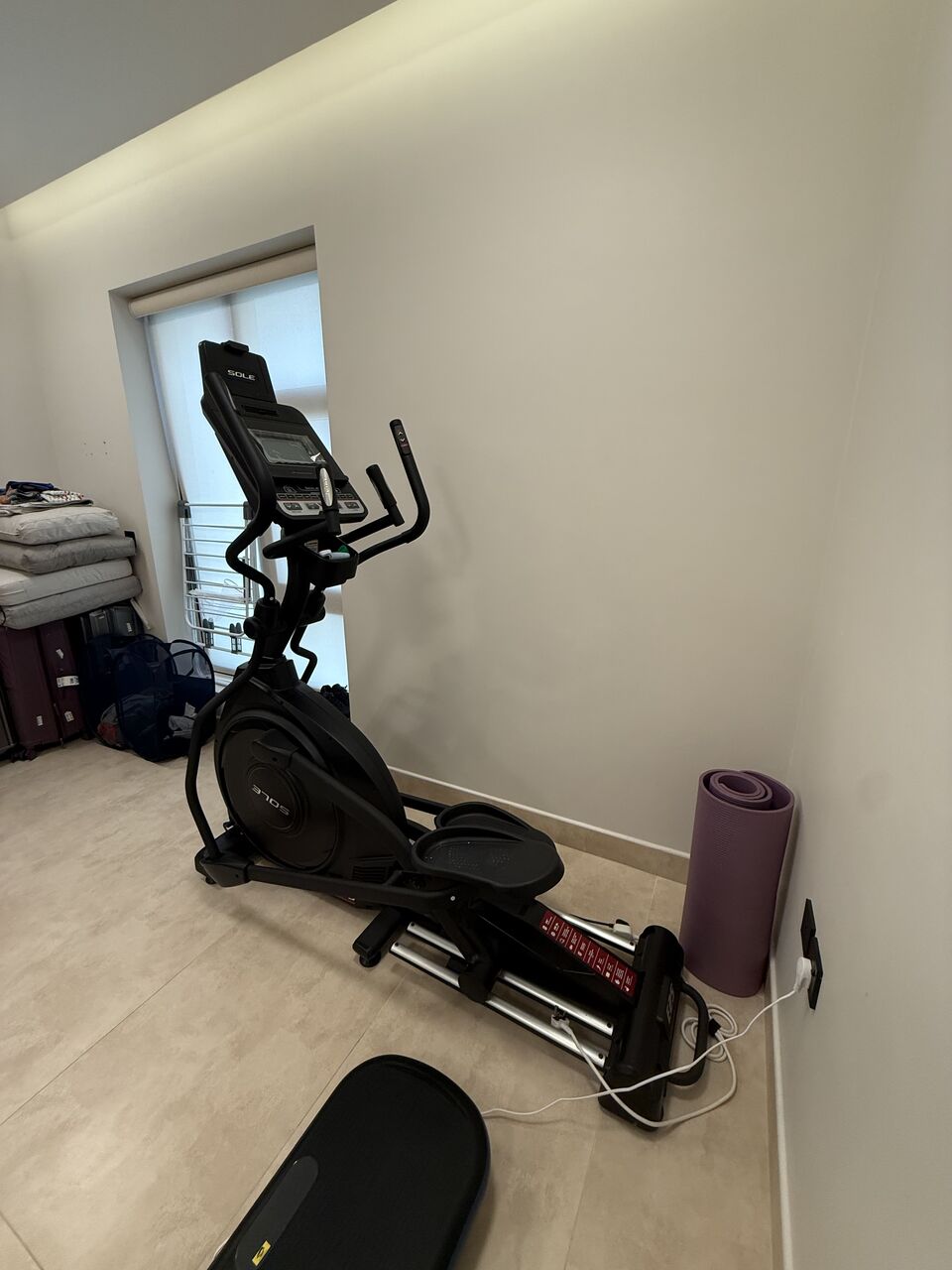 Dammam, Sporting Goods, SAR 2,  Sole Fitness E25 Elliptical Machine - Unused