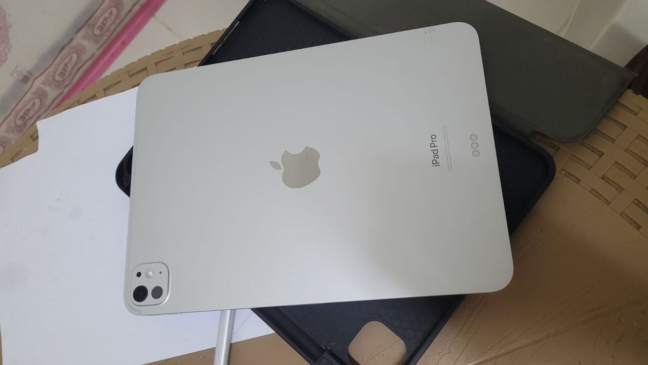 Salamah, Mobile Phones, SAR 3299,  IPad Pro (M4) For Sale — SAR 3,299 - للبيع: آيباد برو (M4) — 3299 ريال - Negotiable
