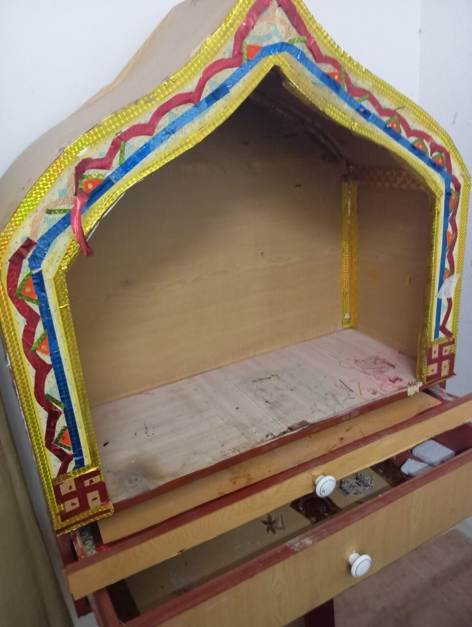 Manama, Household Items, BHD 4,  Temple (Wooden)