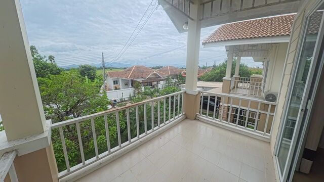 Bangkok, Real Estate For Sale, THB 2599999,  3 BR,  75 Sq. Feet,  Urgent Sale, Selling At A Loss, Ban San Kamphaeng. Mountain View 75 Sq M, Wide Area,