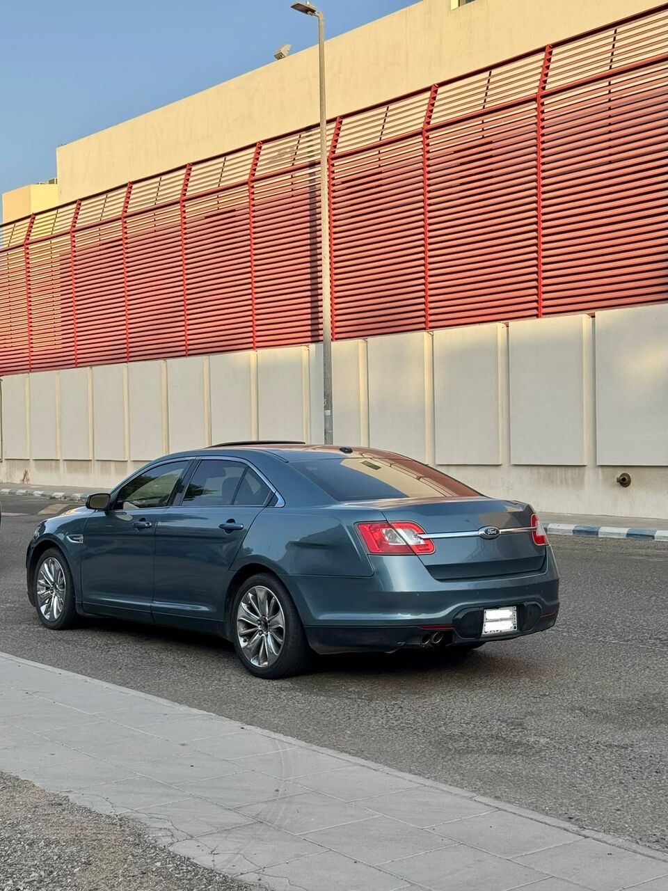 Jeddah, Vehicles, Cars & Trucks , SAR 26500,  Ford Tauras,  2010,  Automatic,  320000 KM,  For Sale:  Ford Taurus Limited (American Specification)