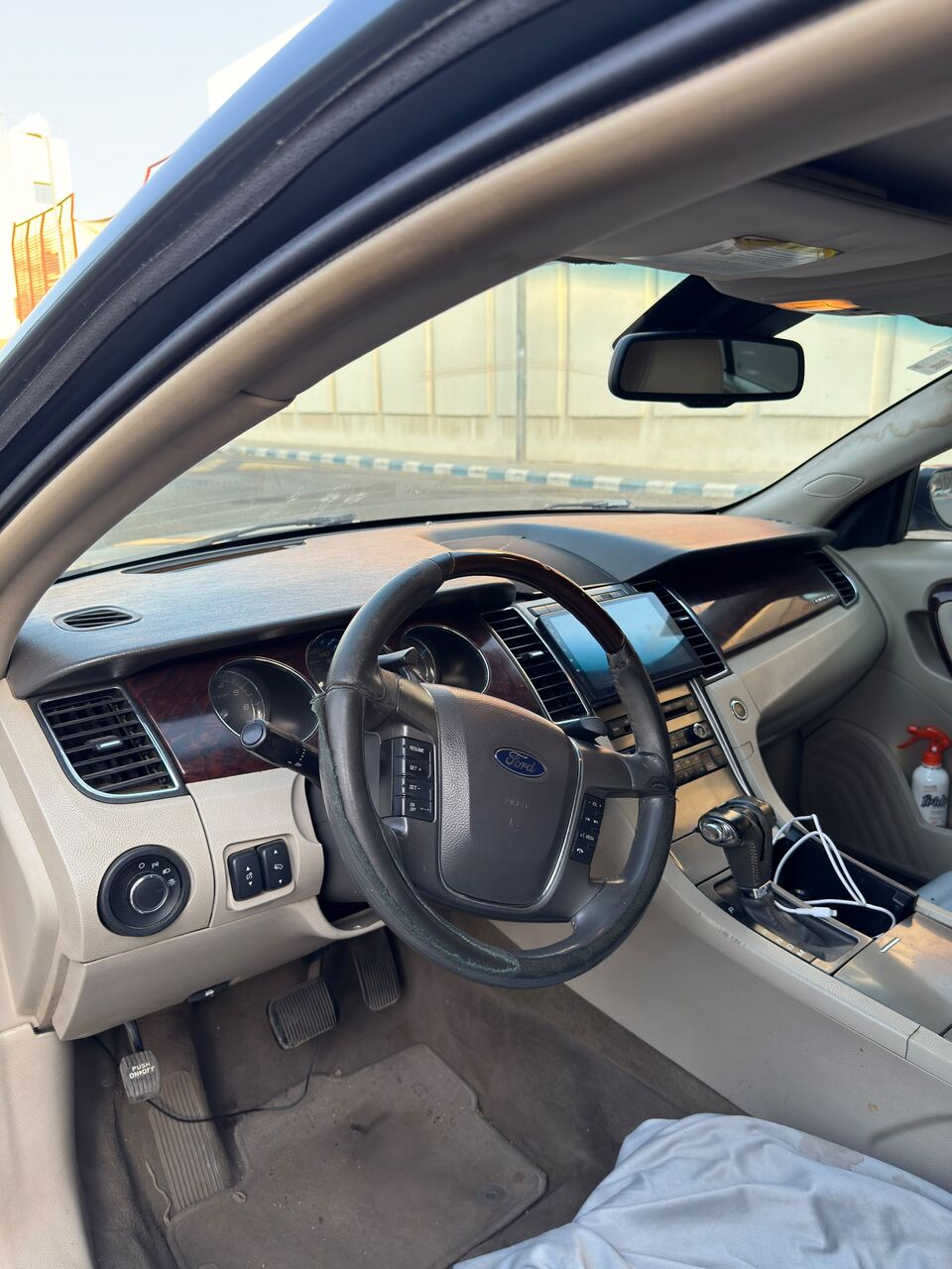 Jeddah, Vehicles, Cars & Trucks , SAR 26500,  Ford Tauras,  2010,  Automatic,  320000 KM,  For Sale:  Ford Taurus Limited (American Specification)