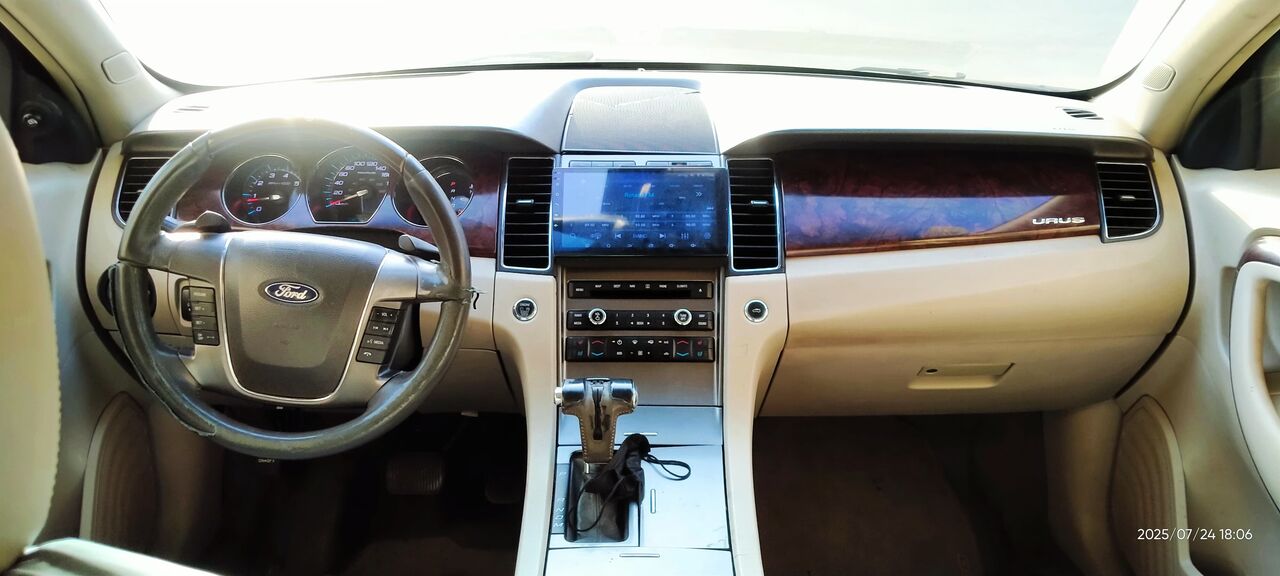 Jeddah, Vehicles, Cars & Trucks , SAR 26500,  Ford Tauras,  2010,  Automatic,  320000 KM,  For Sale:  Ford Taurus Limited (American Specification)