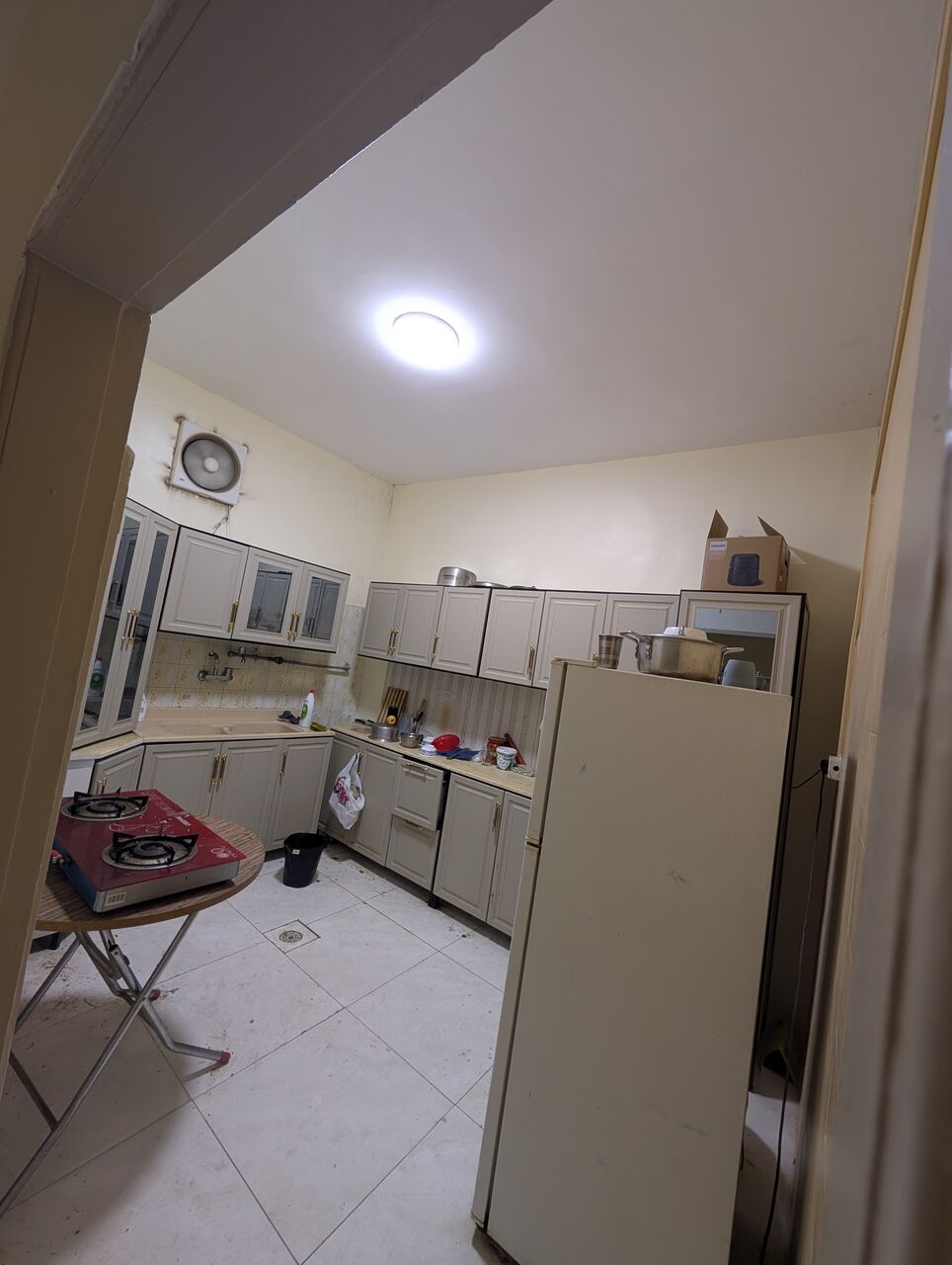Al Malaz, Rooms for Rent, SAR 700/month,  Bed Space Available In A Single Room For An Executive Bachelor &ndash; Near Jarir & Panda