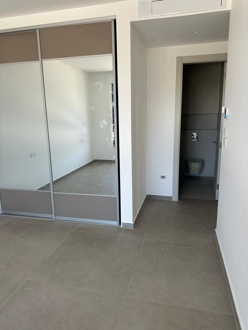 Amman, Apartments, Flats, Houses & Villas, JOD 15000/year,  2 BR,  Brandnew Semi Furnished 2B Apart With Baconly In 5 Circle 00962777688956