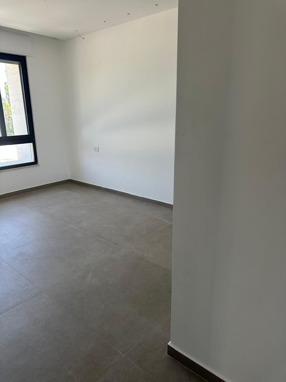 Amman, Apartments, Flats, Houses & Villas, JOD 15000/year,  2 BR,  Brandnew Semi Furnished 2B Apart With Baconly In 5 Circle 00962777688956
