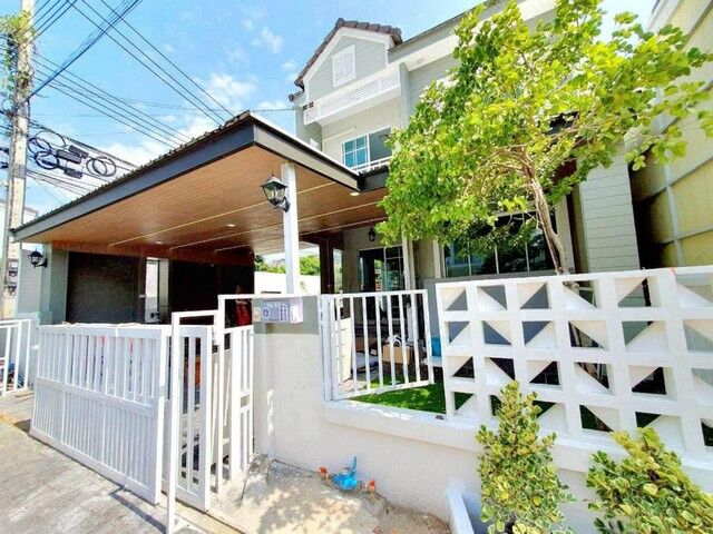 Bangkok, Villas, THB 35000,  36 Sq. Feet,  For Sale And Rent, 2-story Detached House, The Village, In Soi Mahachai, Bangna-Trad