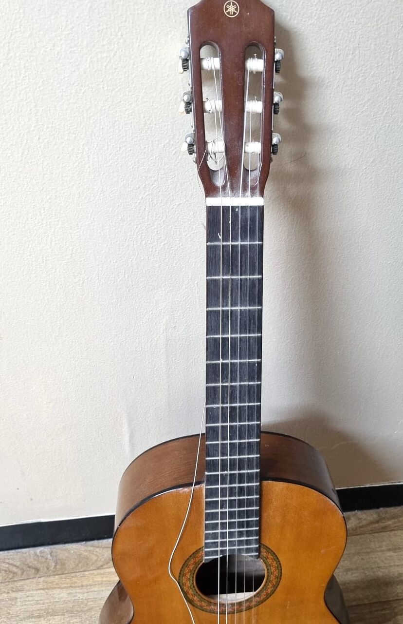 Jubail, Musical Instruments, SAR 350,  Yamaha C40 Classical Guitar (1 Broken String)