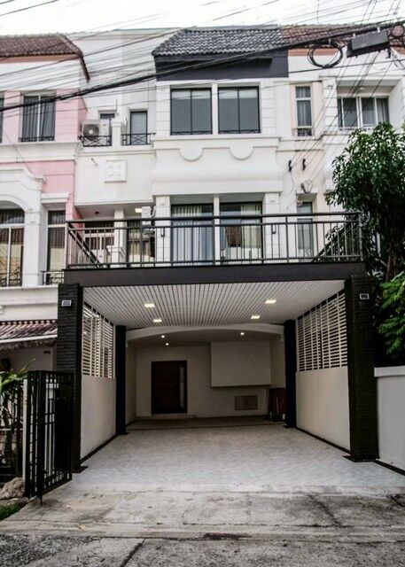 Bangkok, Villas, THB 43000,  1 Sq. Feet,  3-story Townhome For Rent, Baan Klang Muang British Town Srinakarin Project, Baan Klang