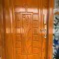 Finising Carpenter Helper Work Door Istalasion