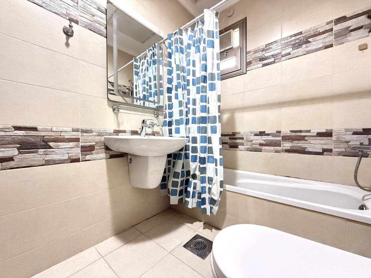 Salmiya, Apartments, Flats, Houses & Villas, KWD 385/month,  1 BR,  Salmiya &ndash; Unfurnished One Bedroom Apartment