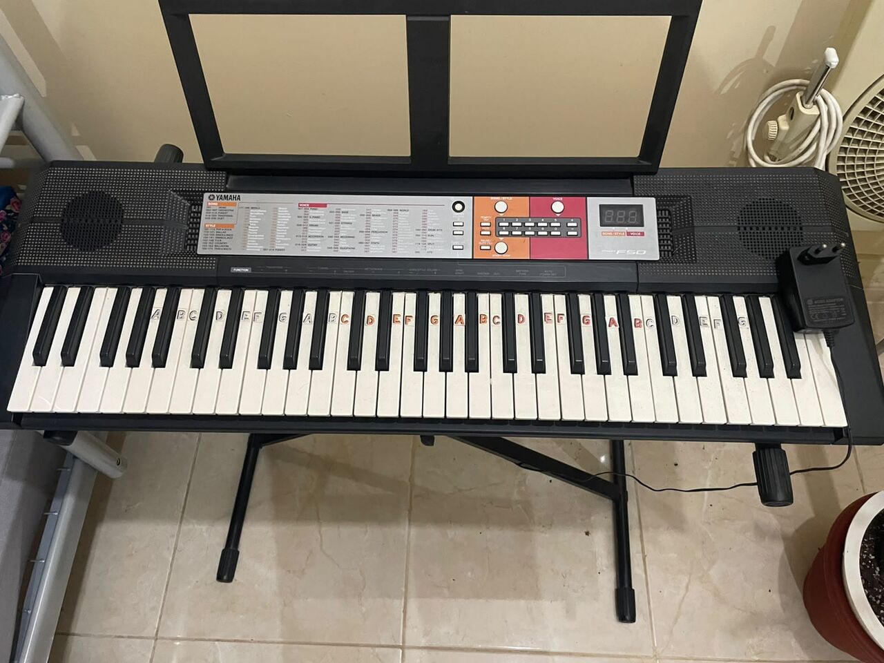 Jeddah, Musical Instruments, SAR 500,  Yamaha PSR-F50 Portable  Digital Keyboard Black Including Stand