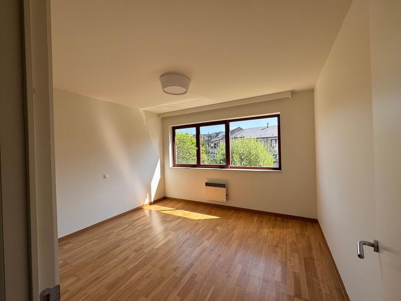 Brussels, Apartments, Flats, Houses & Villas, EUR 1500/month,  2 BR,  92 Sq. Meter,  Recommended For NATO / EU Expats - Modern & Spacious 2-Bedroom Apartment With Parking