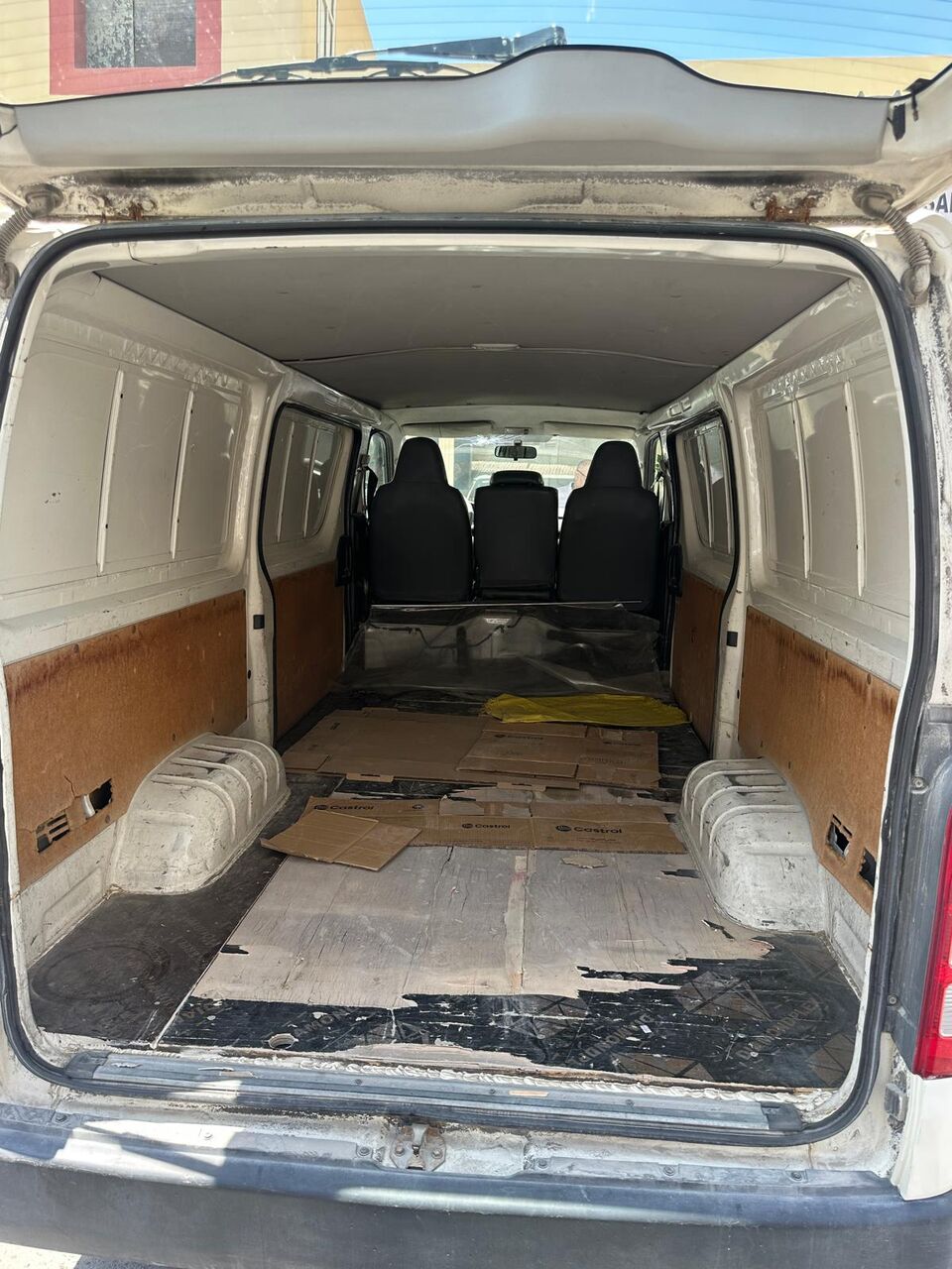 Riffa, Vehicles, Cars & Trucks , BHD 2600,  Toyota Hi-Ace,  2012,  Manual,  00000 KM,