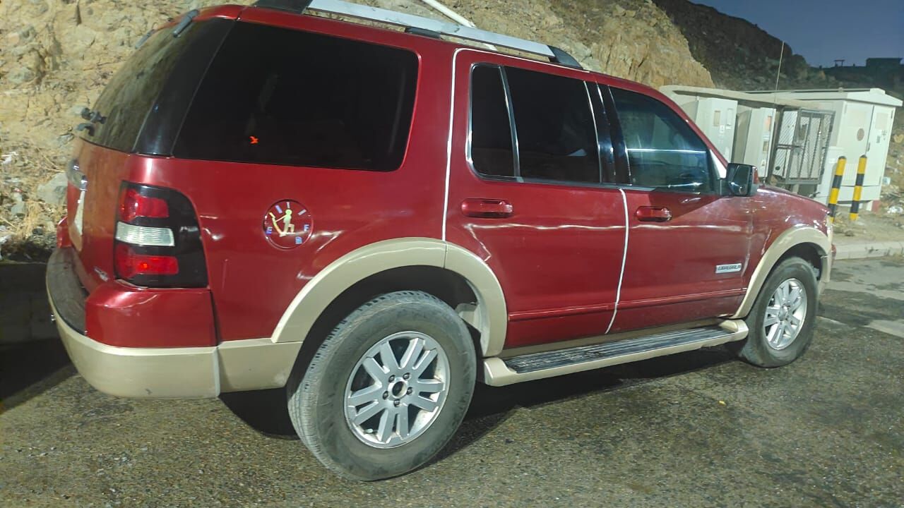 Jeddah, Vehicles, Cars & Trucks , SAR 13500,  Ford Explorer,  2007,  Automatic,  271 KM,  Want To Sell