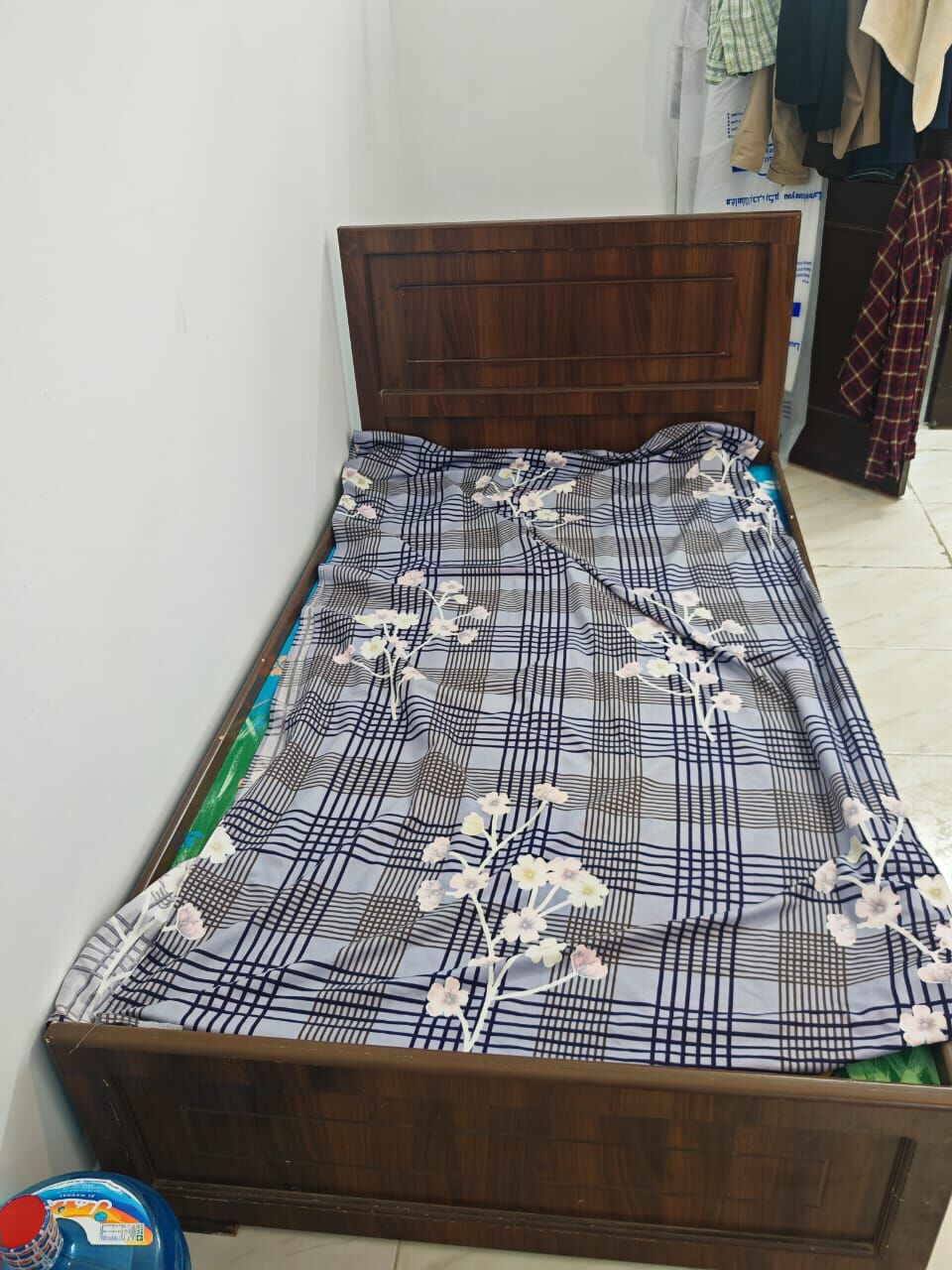 Riyadh, Furniture, SAR 700,  Brand New 7 Seater Sofa,1 Single Bed,1 Tea Table
