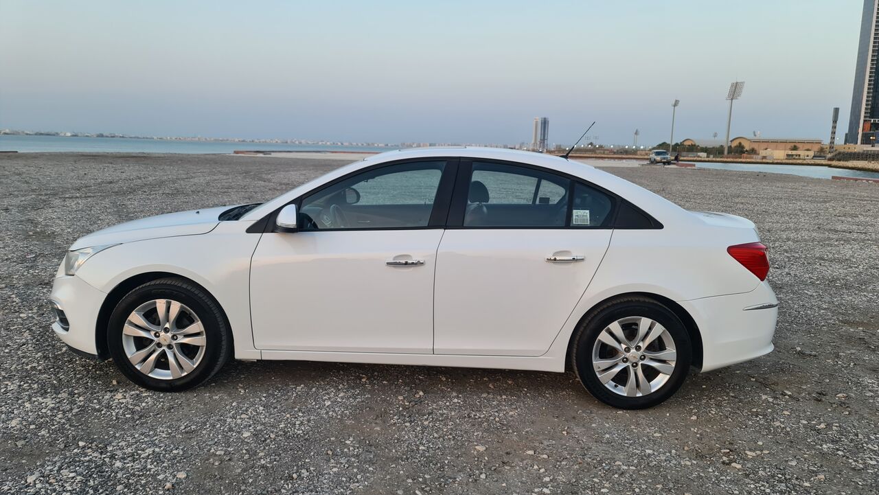 Juffair, Vehicles, Cars & Trucks , BHD 1450,  Chevrolet Cruze,  2016,  Automatic,  120000 KM,   LT Full Option Instalments Option Available