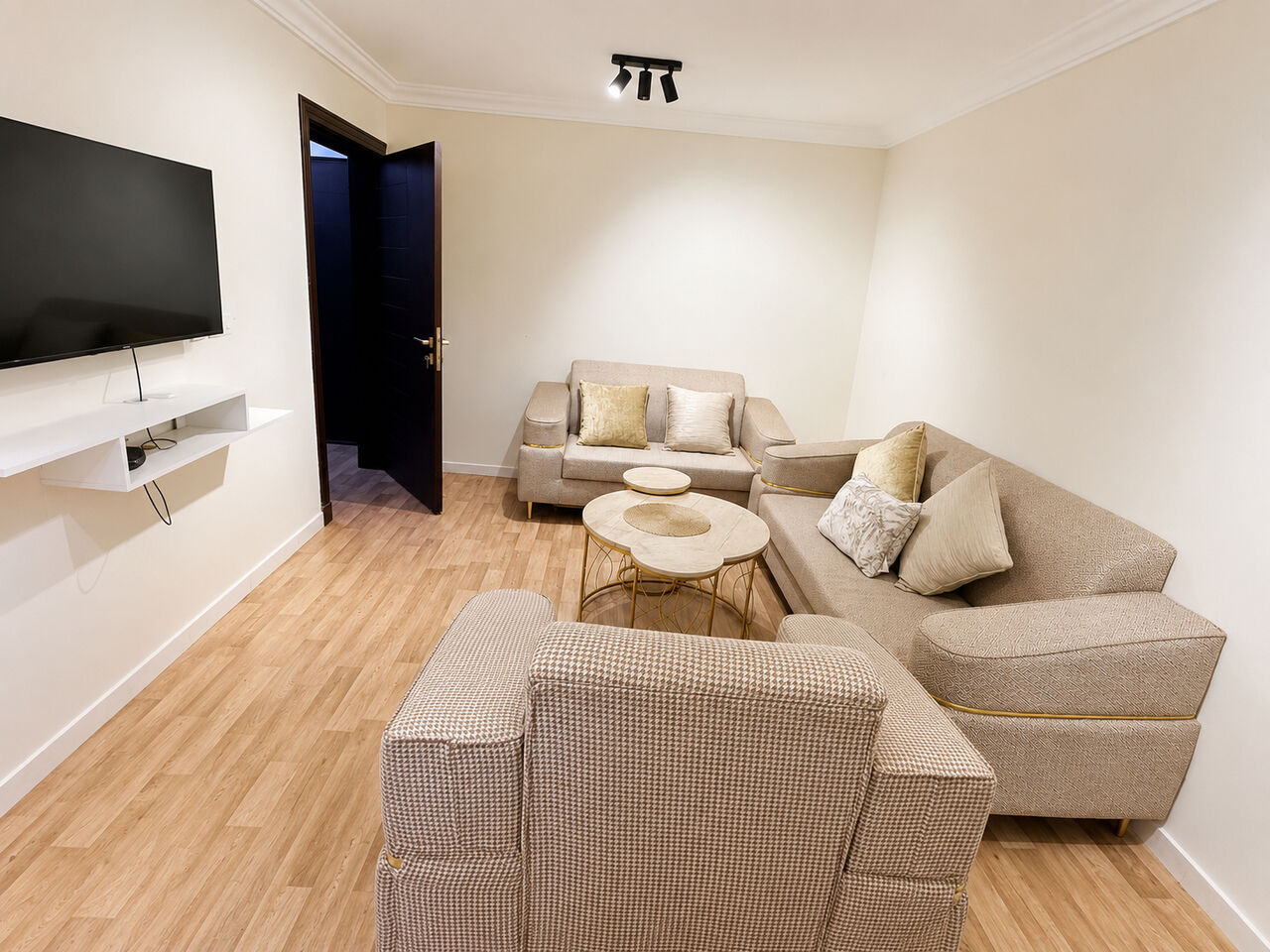 Dhahrat Laban, Rooms for Rent, SAR 1700/month,  Furnished Room For Rent In Sharing Apartment