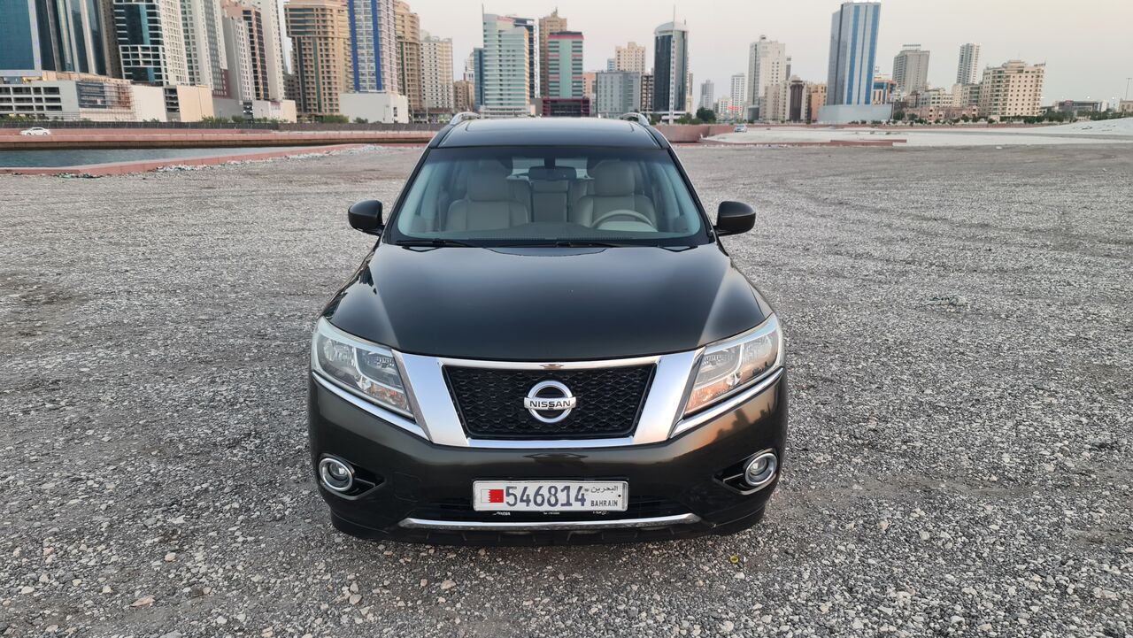 Juffair, Vehicles, Cars & Trucks , BHD 2850,  Nissan Pathfinder,  2015,  Automatic,  102000 KM,   Full Option Perfect Condetion