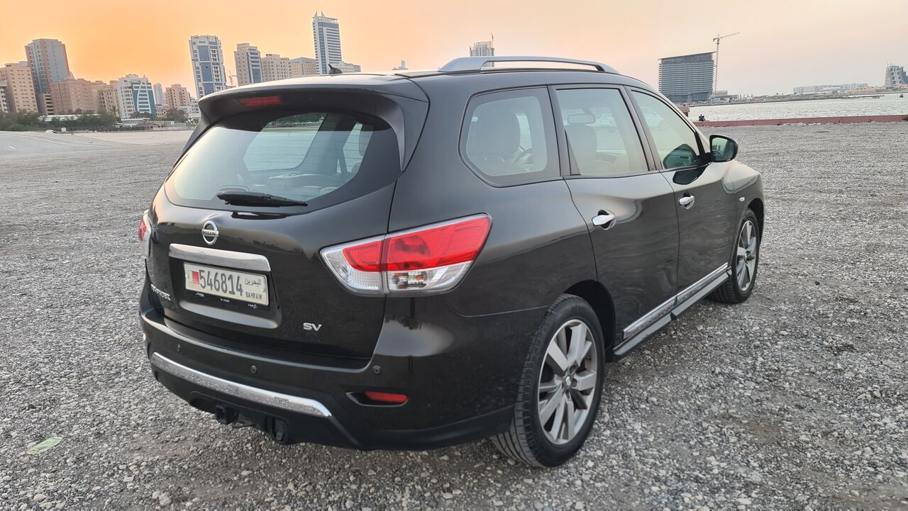 Juffair, Vehicles, Cars & Trucks , BHD 2850,  Nissan Pathfinder,  2015,  Automatic,  102000 KM,   Full Option Perfect Condetion