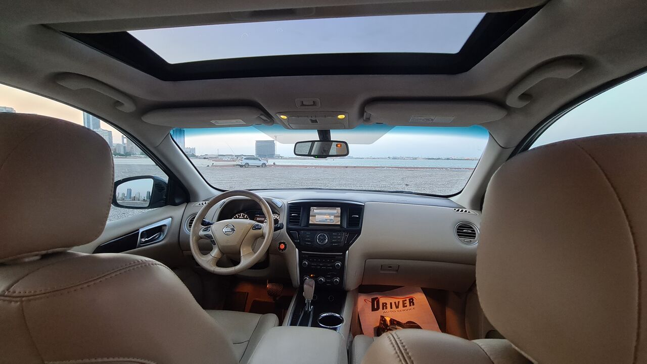 Juffair, Vehicles, Cars & Trucks , BHD 2850,  Nissan Pathfinder,  2015,  Automatic,  102000 KM,   Full Option Perfect Condetion