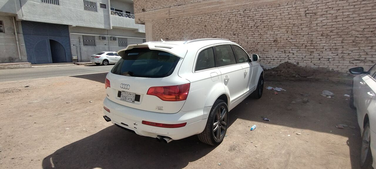 Jeddah, Vehicles, Cars & Trucks , SAR 25000,  Audi Q7,  2009,  Automatic,  116000 KM,   Quattro. Full Option 