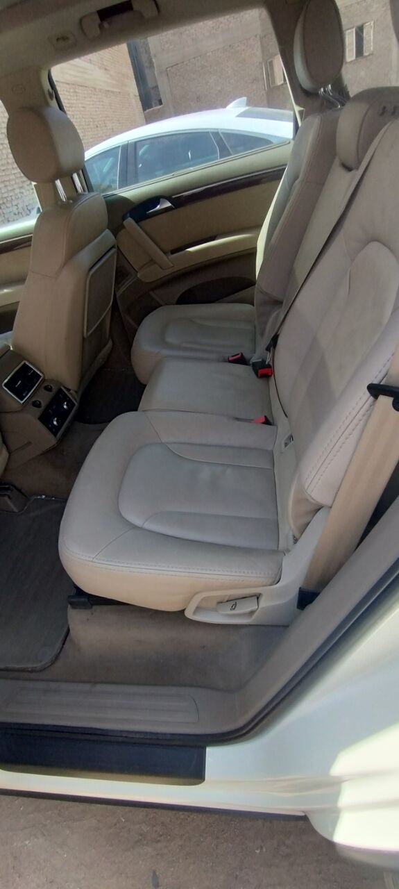 Jeddah, Vehicles, Cars & Trucks , SAR 25000,  Audi Q7,  2009,  Automatic,  116000 KM,   Quattro. Full Option 